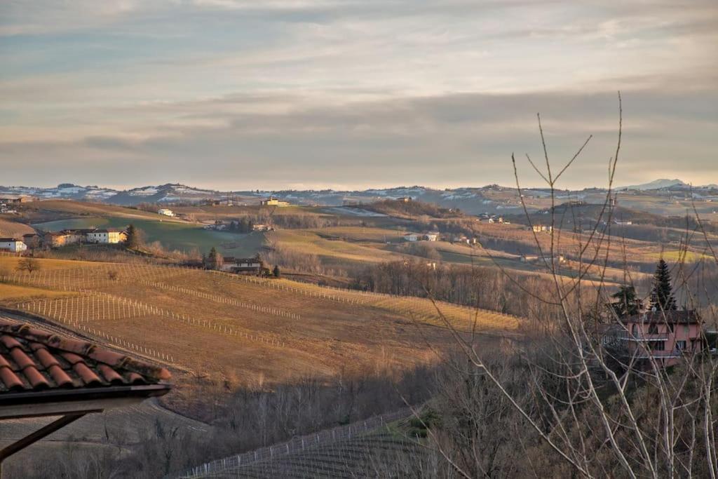 Charming 2.5Room Flat In Center Of Monforte D'Alba Luaran gambar