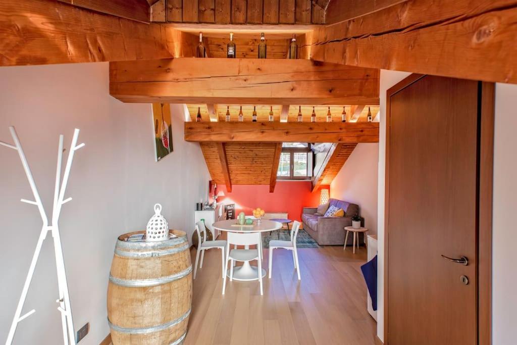 Charming 2.5Room Flat In Center Of Monforte D'Alba Luaran gambar